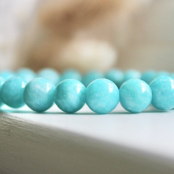 Blue Jade Gemstone Chakra Balancing Energy Bracelet - Picture 2 of 3